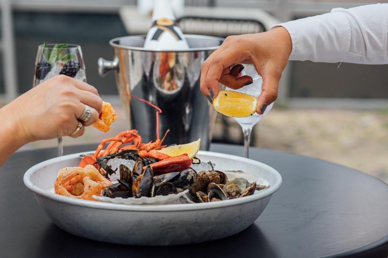 Harbour Suites Boutique Hotel Monnickendam Bagian luar foto