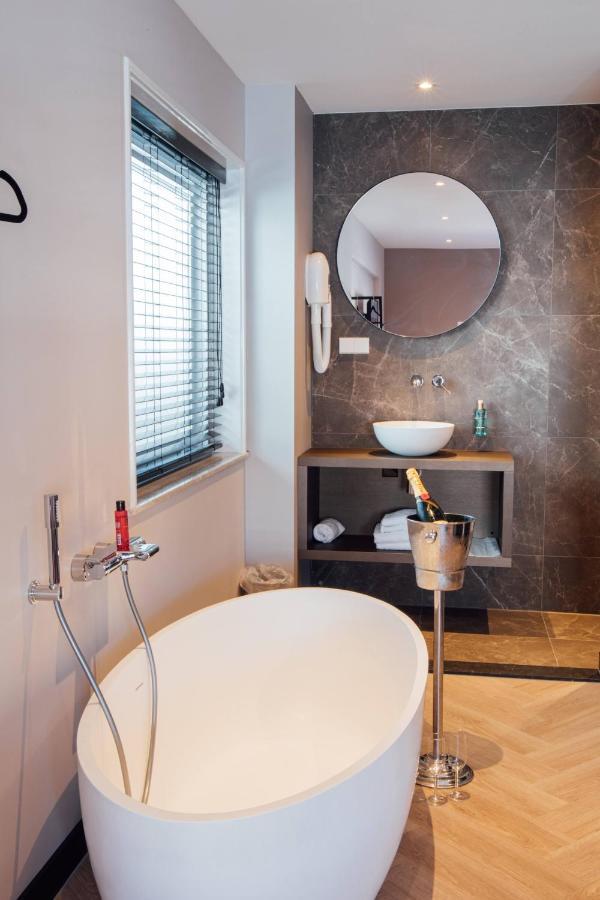 Harbour Suites Boutique Hotel Monnickendam Bagian luar foto