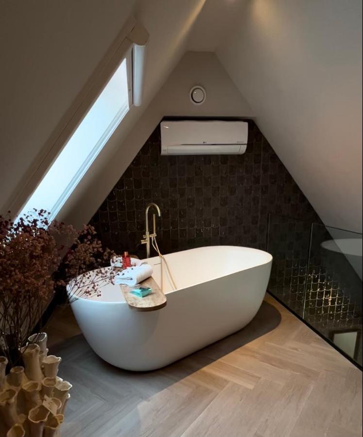 Harbour Suites Boutique Hotel Monnickendam Bagian luar foto