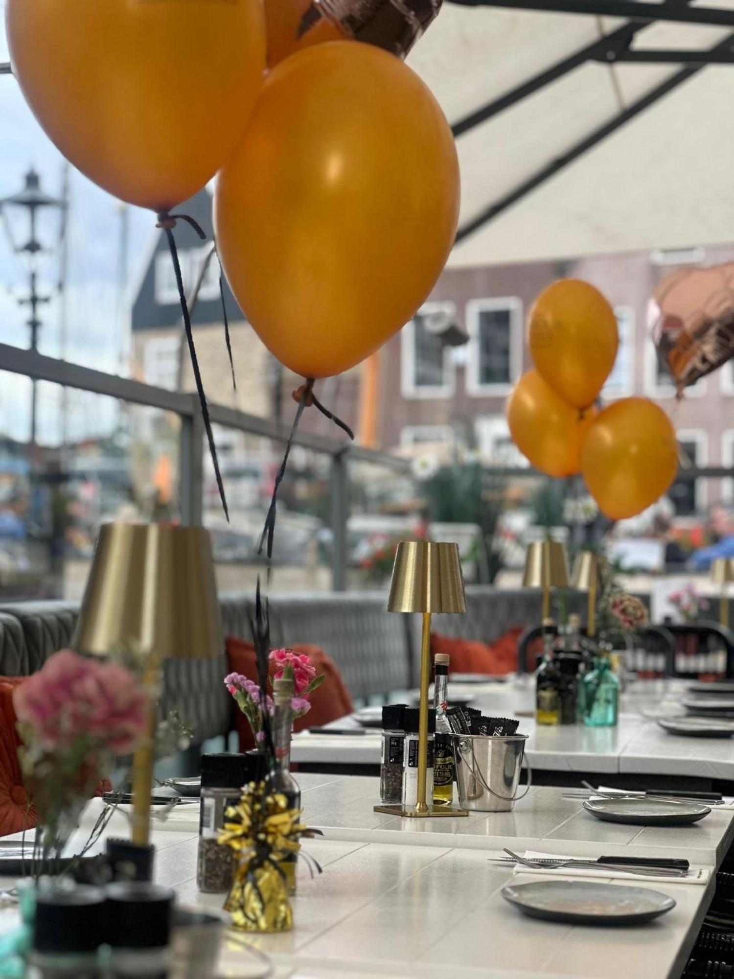 Harbour Suites Boutique Hotel Monnickendam Bagian luar foto